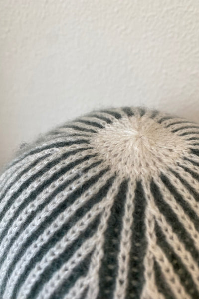 Bonnet rayé en cachemire Vert