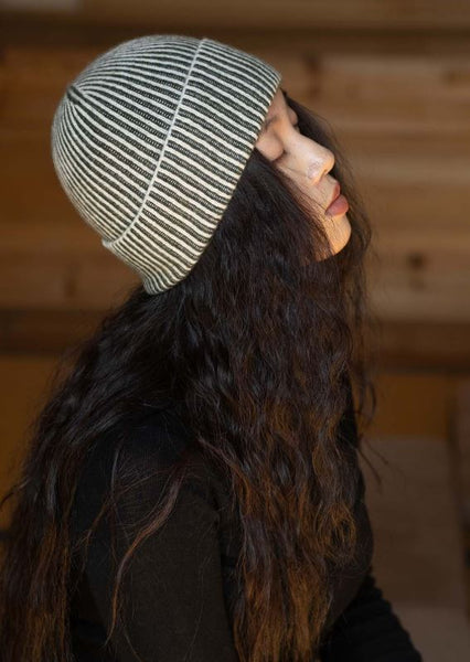 Bonnet rayé en cachemire Vert