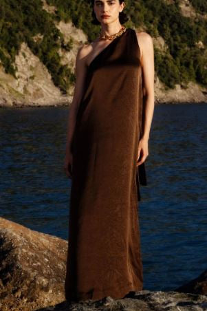 Robe asymétrique en satin