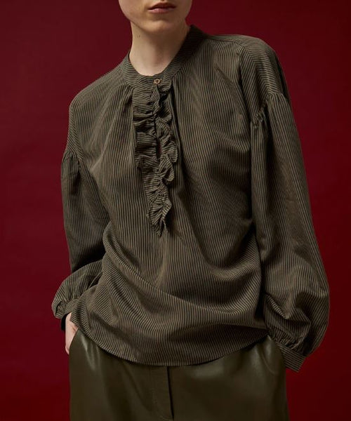 Blouse à fines rayures