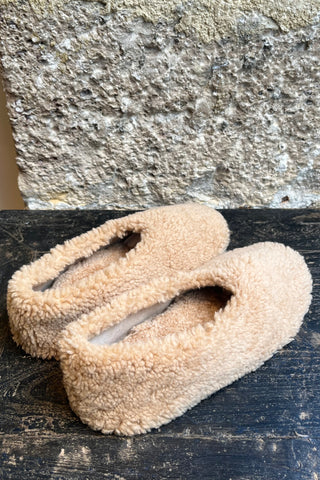Chaussons en mouton retourné Caramel