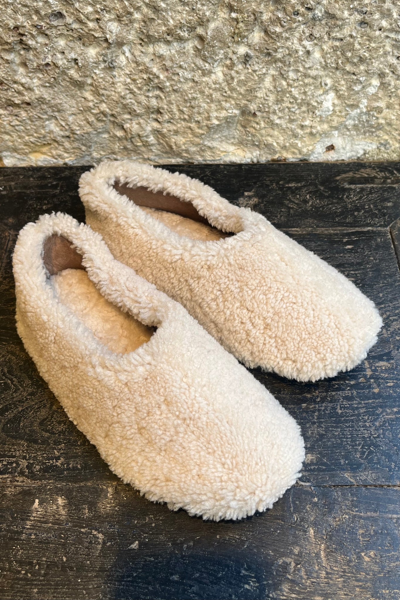 Chaussons en mouton retourné Off White