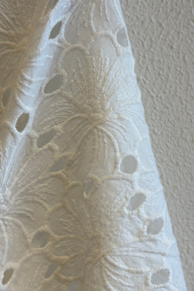 Robe en broderie anglaise