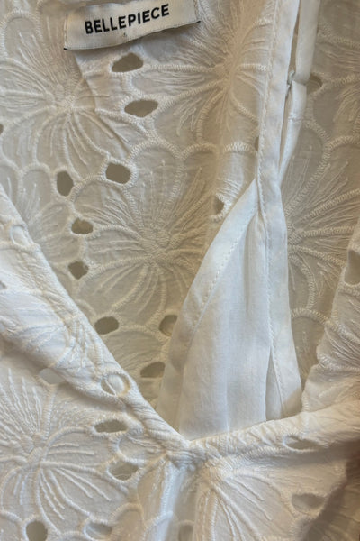 Robe en broderie anglaise