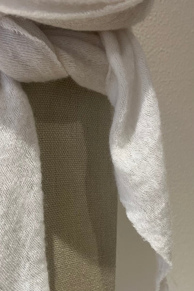 Long tour de cou en cachemire Ecru