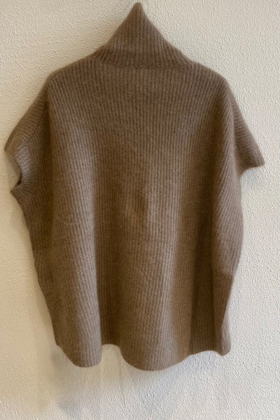 Pull ample Camel