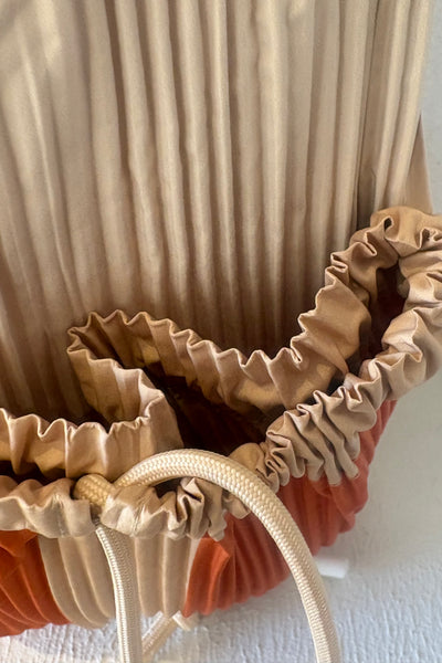 Sac à dos en satin plissé